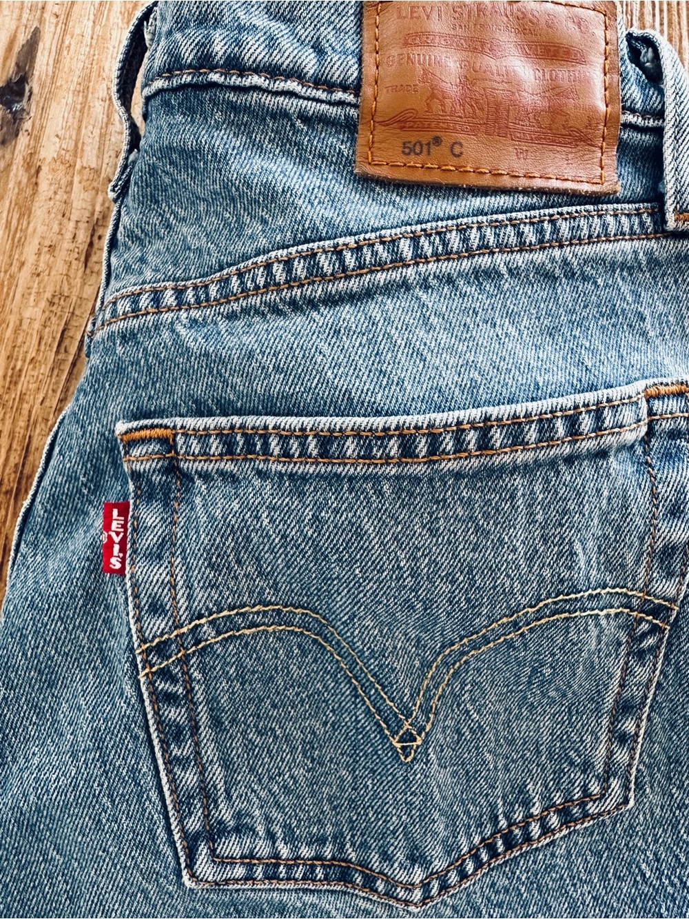 LEVI’S 501 Curve Jeans Size 27 Medium Wash - Picture 9 of 10